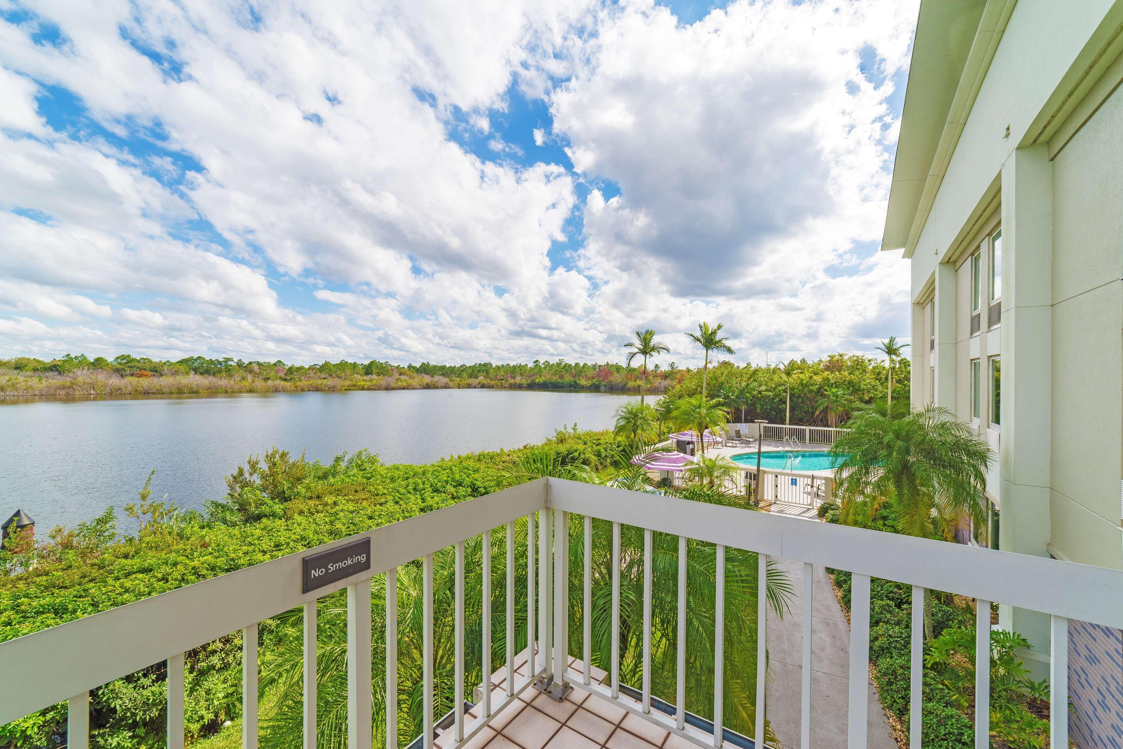 Hampton Inn Port Charlotte Bagian luar foto
