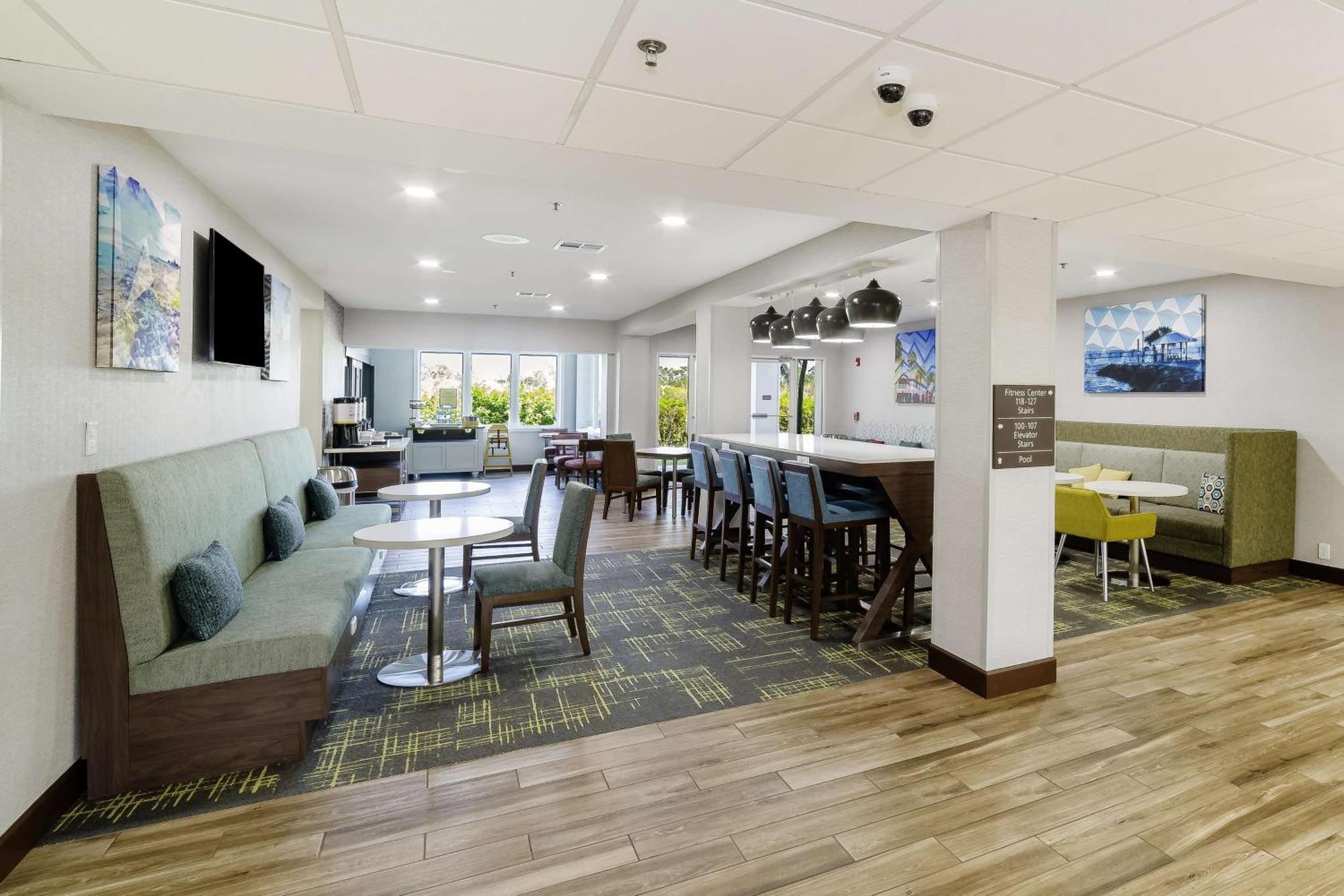 Hampton Inn Port Charlotte Bagian luar foto