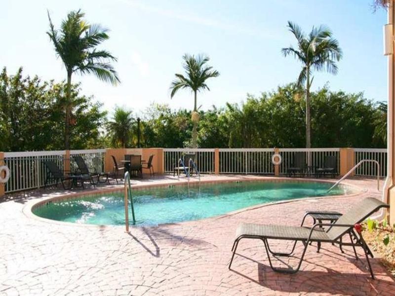Hampton Inn Port Charlotte Bagian luar foto